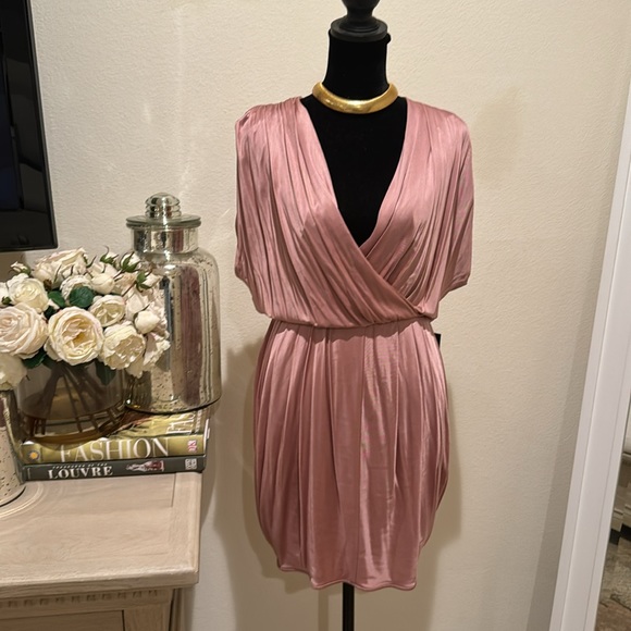 New w/tags BLACk HALO mini dress for Spring!🌸 - Picture 4 of 11